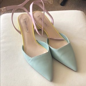 Charles & Keith sandal macaroon color